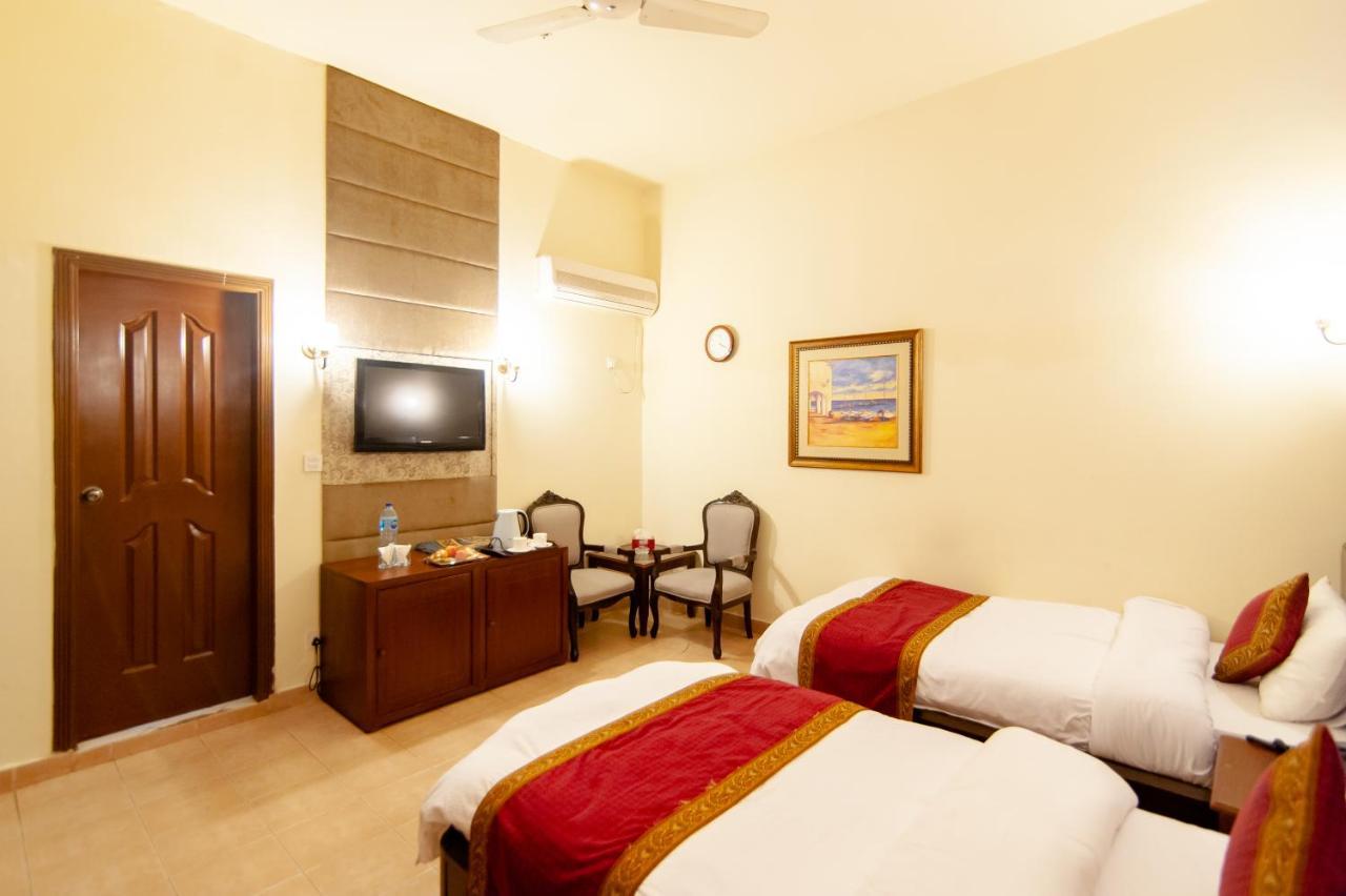 Shelton Guest House อิสลามาบัด ภายนอก รูปภาพ