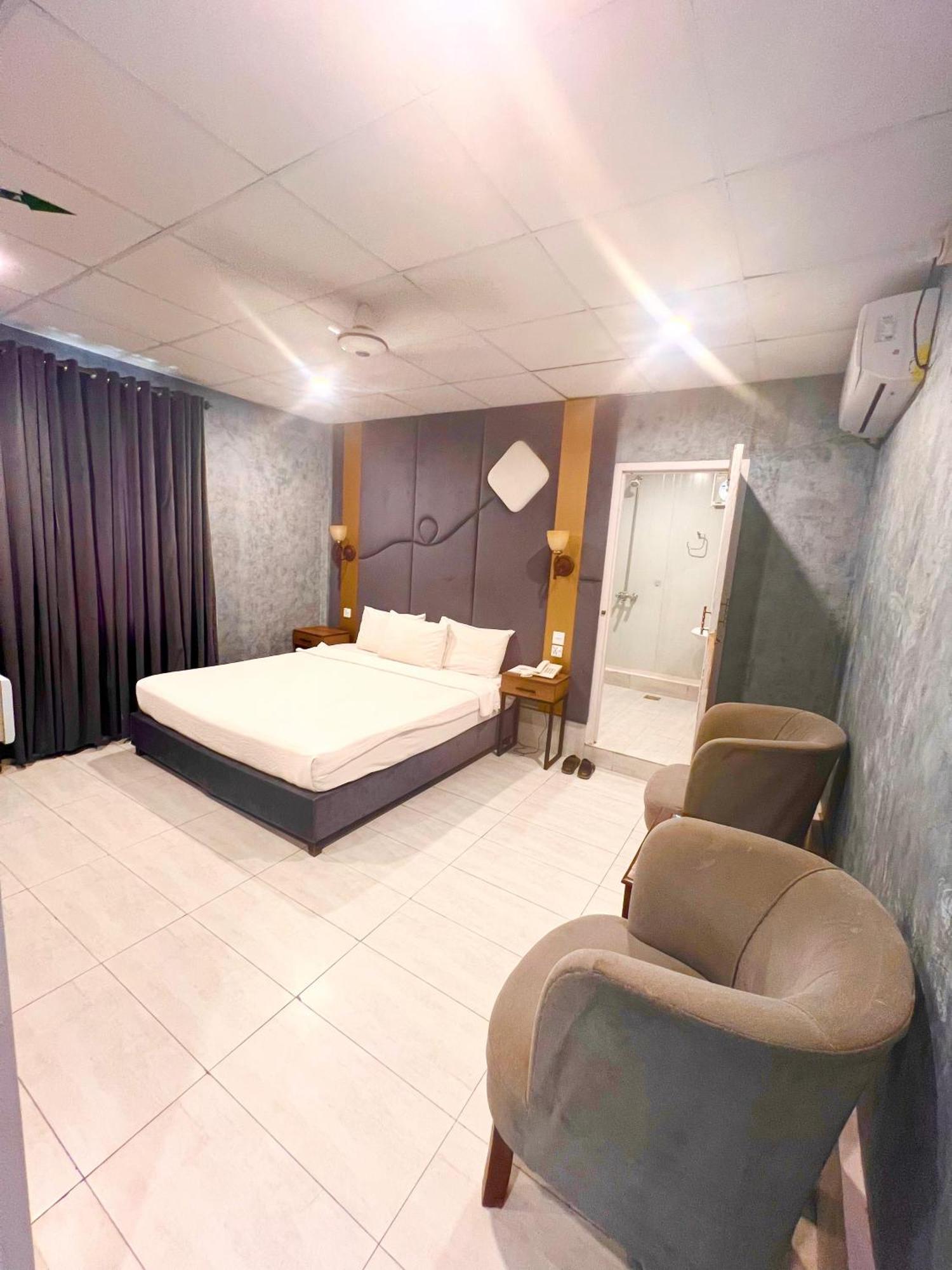 Shelton Guest House อิสลามาบัด ภายนอก รูปภาพ