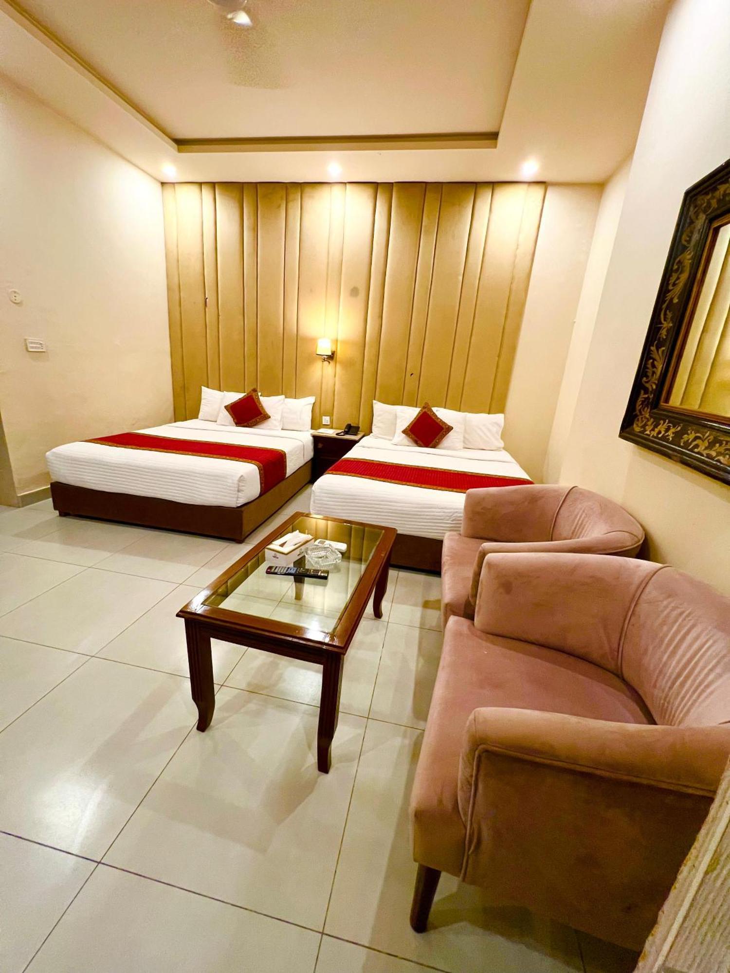 Shelton Guest House อิสลามาบัด ภายนอก รูปภาพ