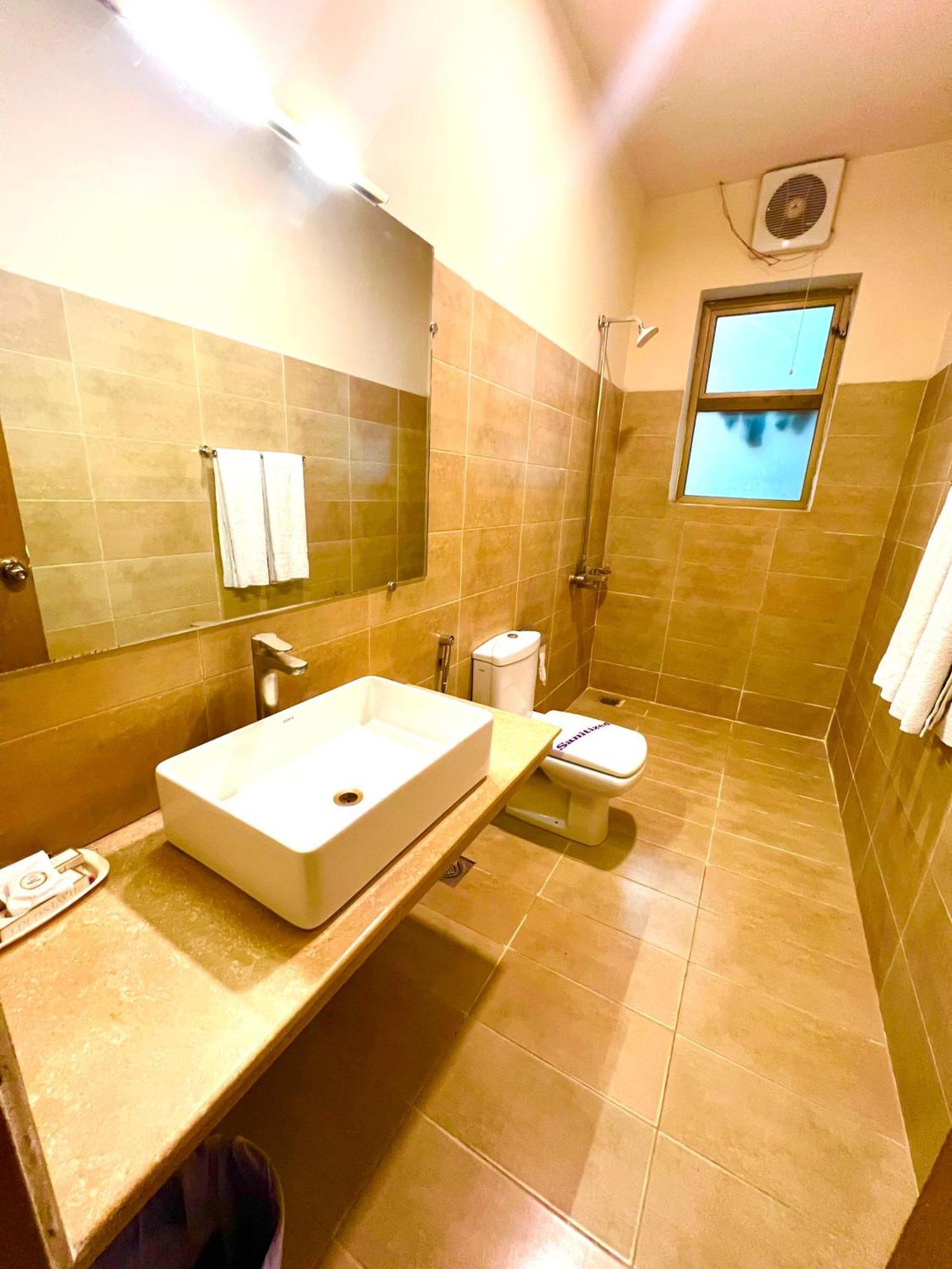 Shelton Guest House อิสลามาบัด ภายนอก รูปภาพ